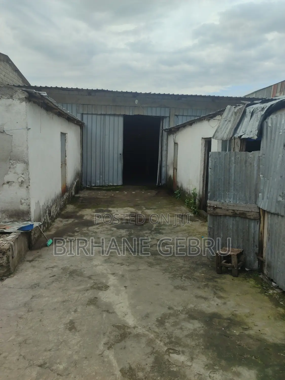 2bdrm Villa in Rent For Store, Bole for rent