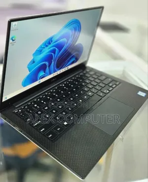 New Laptop Dell XPS 13 8GB Intel Core I7 SSD 512GB