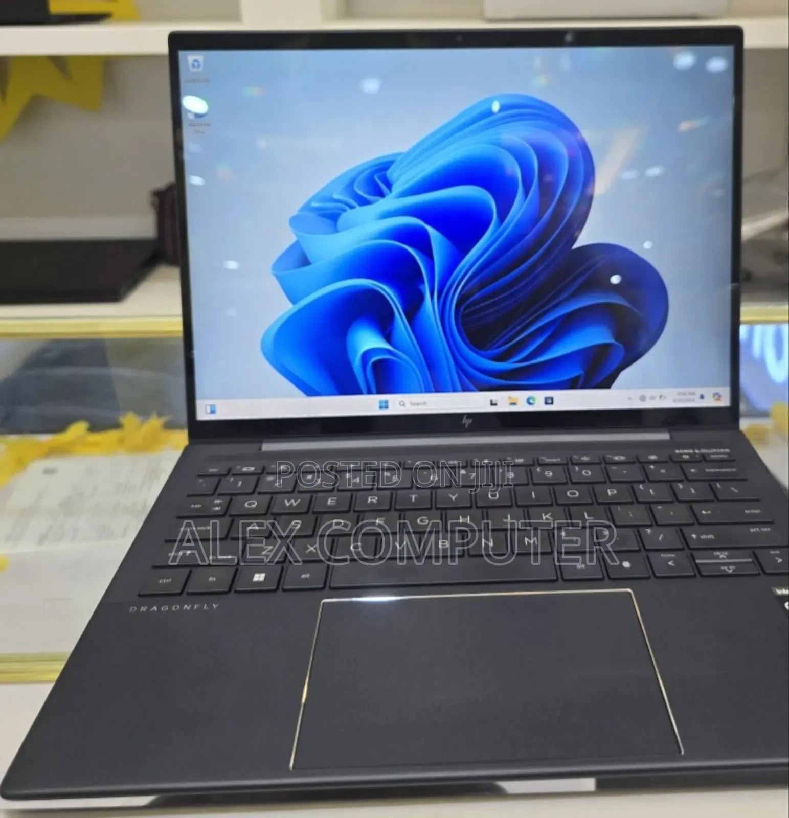 New Laptop HP Dragonfly G1 16GB Intel Core I7 SSD 512GB