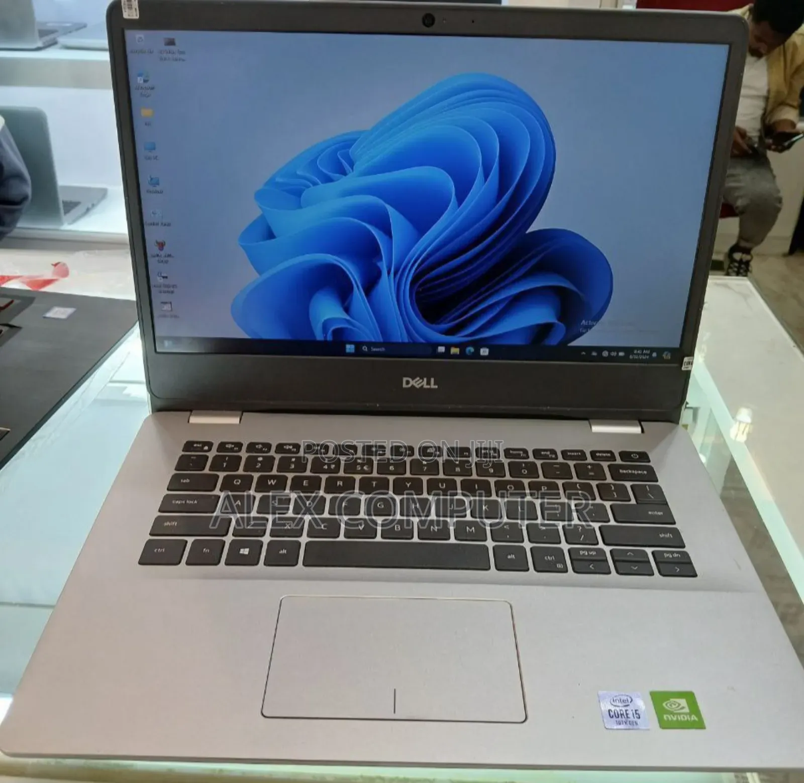 New Laptop Dell Inspiron 15 8GB Intel Core I5 SSD 512GB