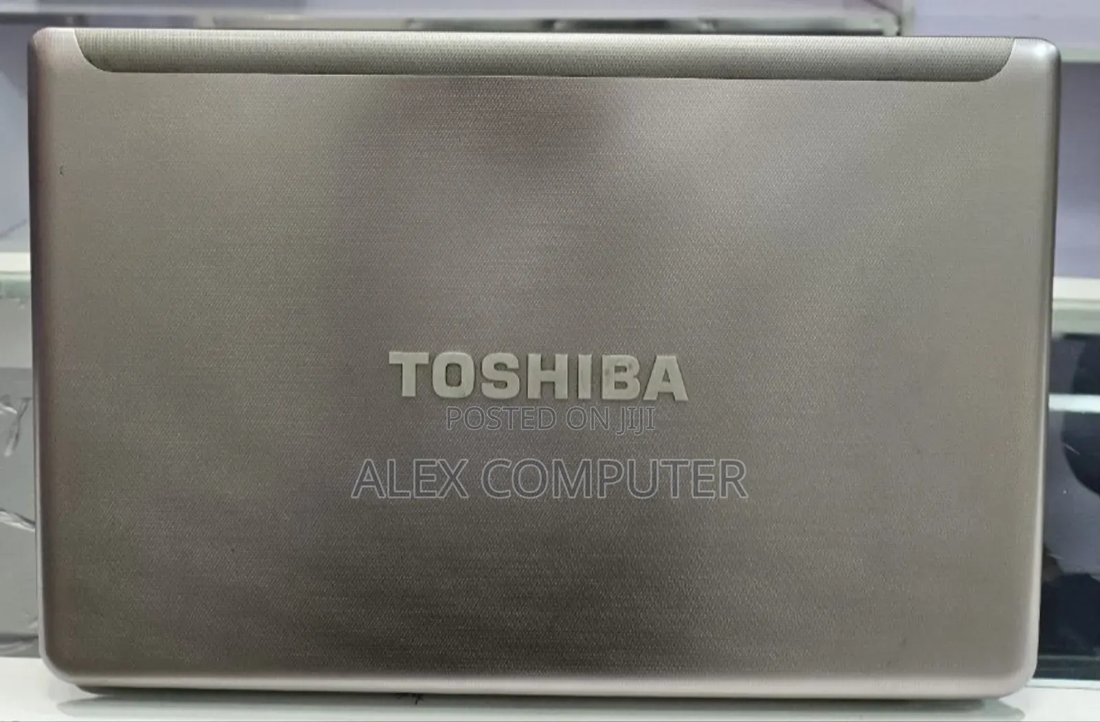 New Laptop Toshiba Satellite C55 4GB Intel Core I5 HDD 700GB