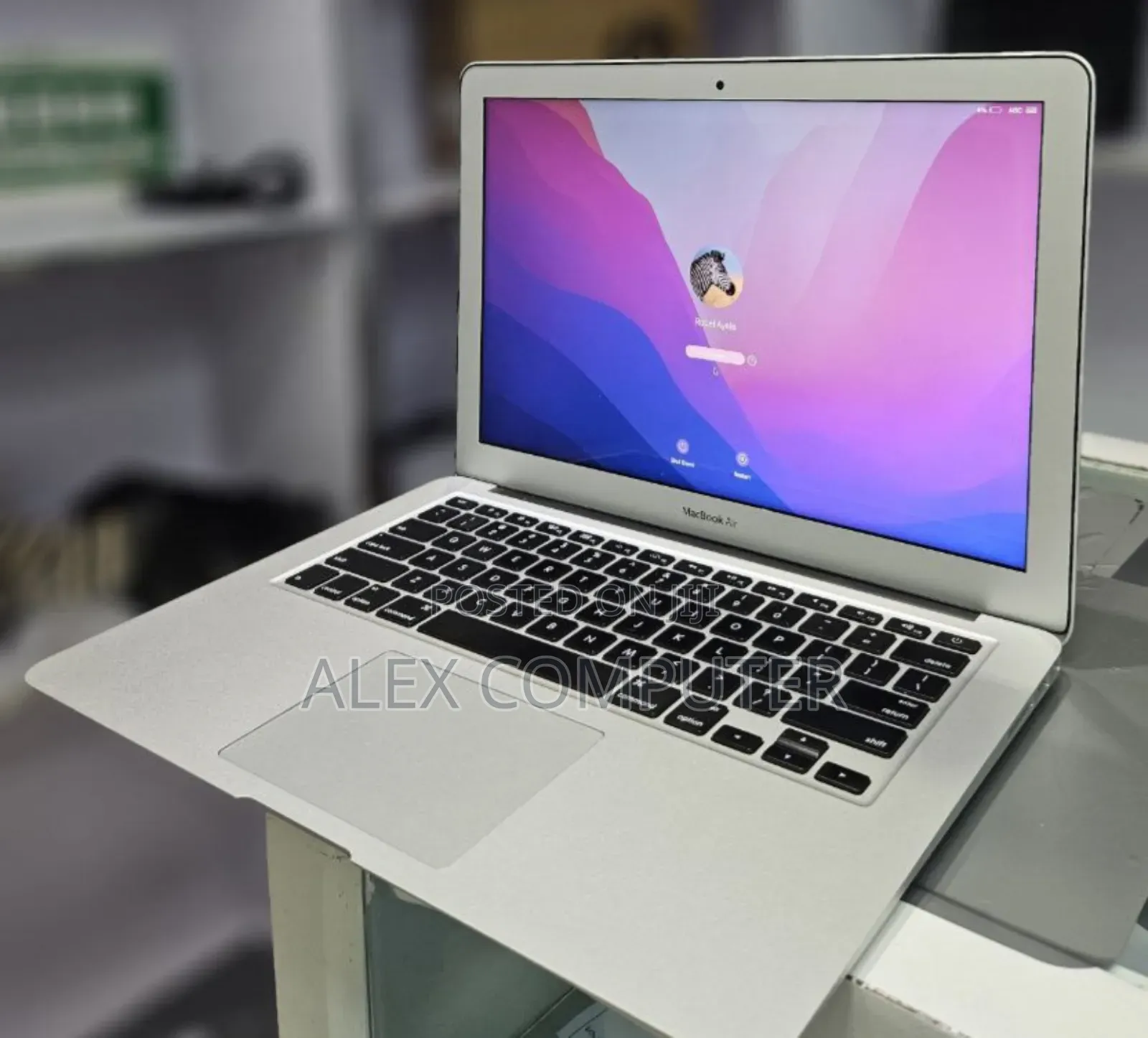 New Laptop Apple MacBook Air 2017 8GB Intel Core I5 SSD 128GB