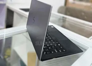 New Laptop Dell XPS 13 8GB Intel Core I7 SSD 512GB