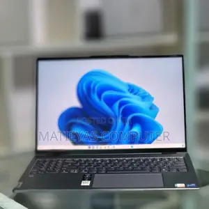 Photo - New Laptop Lenovo Yoga 9i 32GB Intel Core I7 SSD 1T