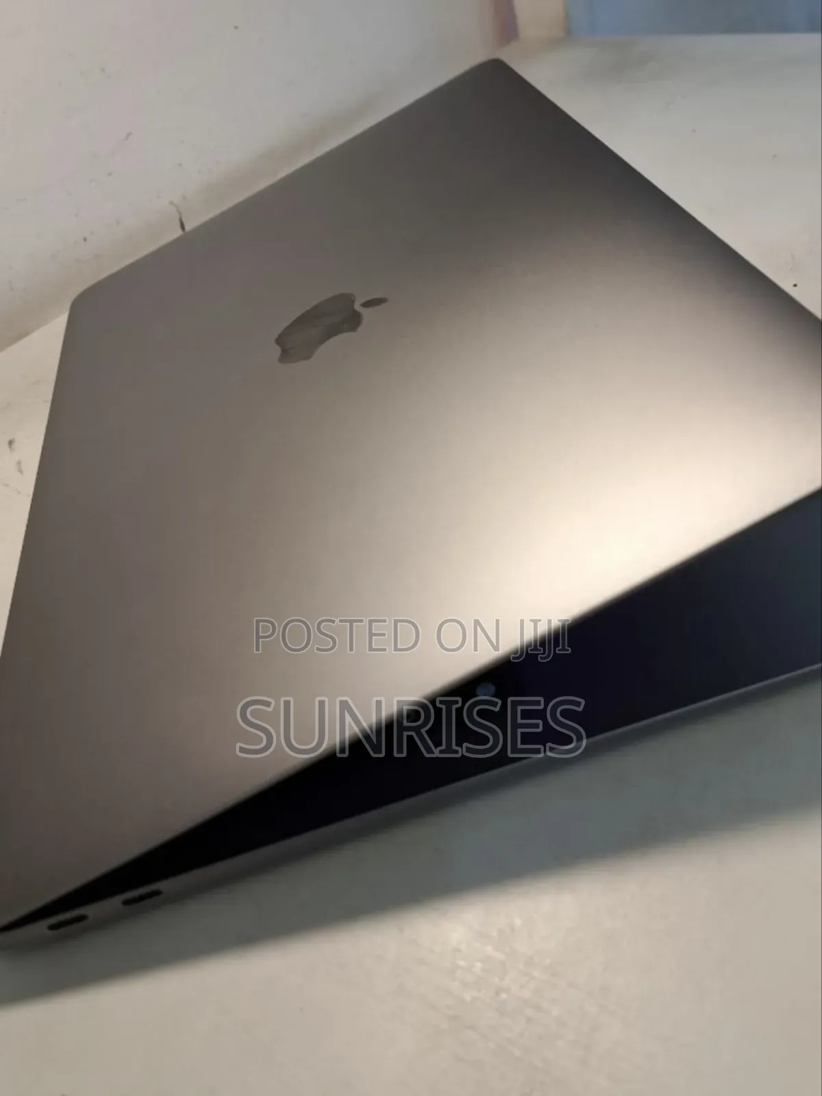 New Laptop Apple MacBook Air 2020 M1 8GB Apple M1 SSD 256GB