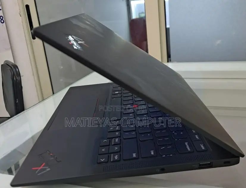 New Laptop Lenovo ThinkPad X1 Carbon 16GB Intel Core I7 SSD 512GB