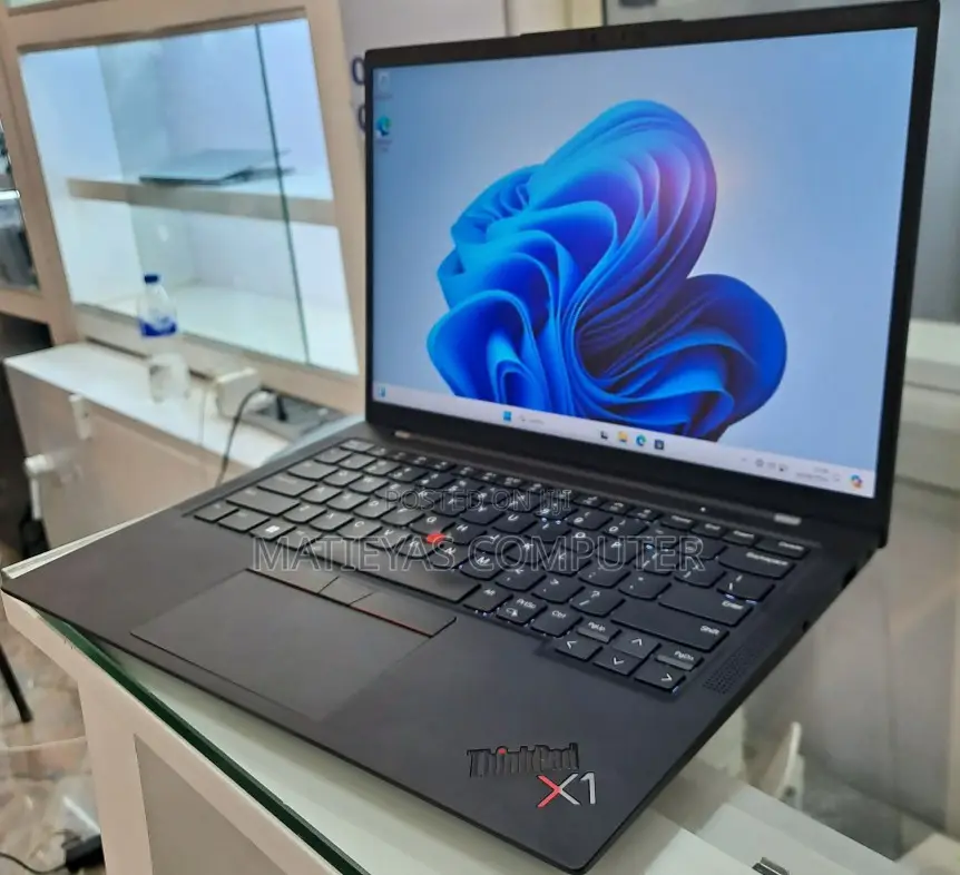 New Laptop Lenovo ThinkPad X1 Carbon 16GB Intel Core I7 SSD 512GB
