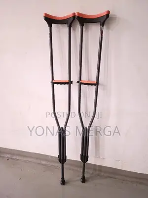 Photo - Underarm Crutches፭፭crunch፵፵crutches፴፴፴cranch፳፳crutches፻፱፱