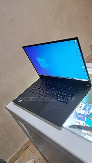 Photo - New Laptop Dell Precision 15 3520 16GB Intel Core I7 SSD 512GB