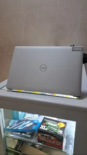 New Laptop Dell Precision 15 3520 16GB Intel Core I7 SSD 512GB