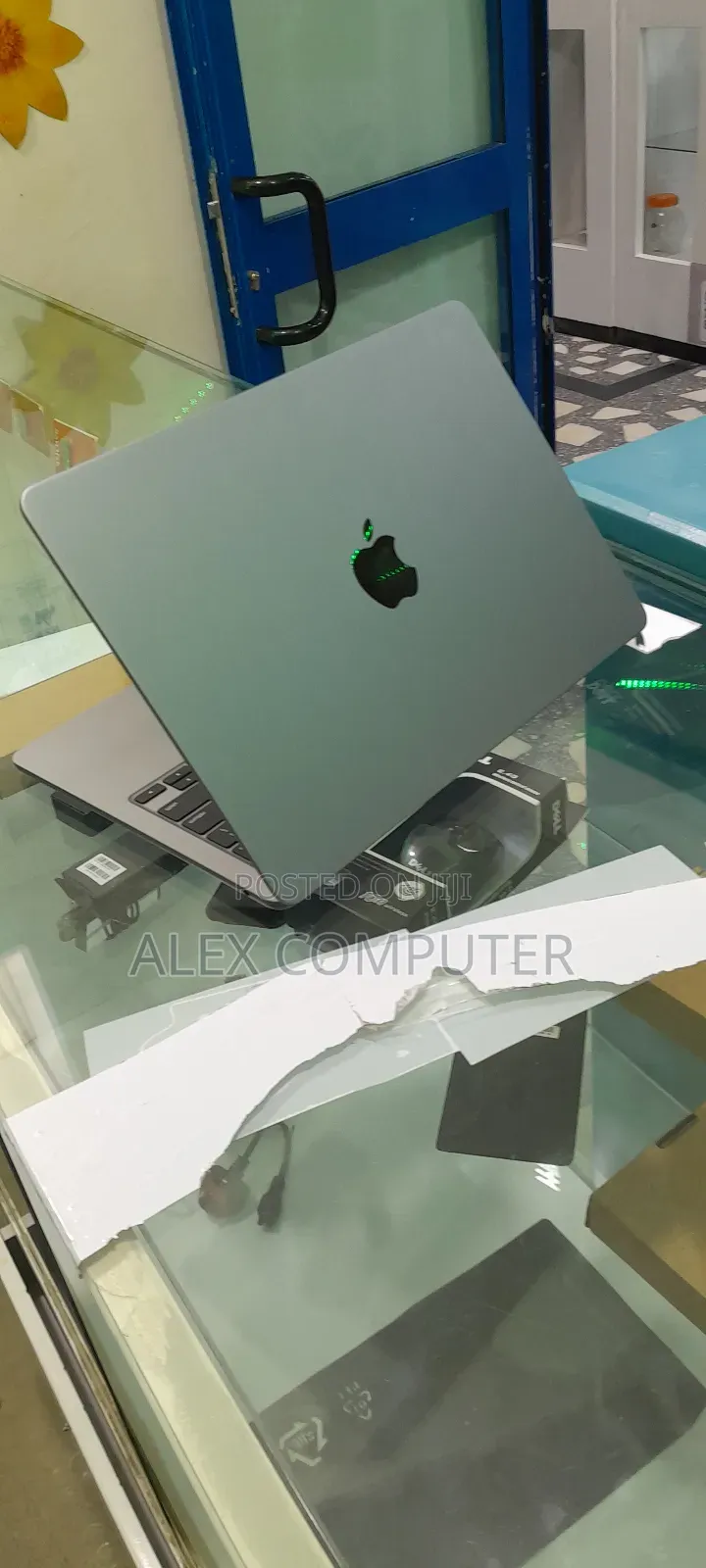 New Laptop Apple MacBook Pro 2023 M3 14-Inch 16GB Apple M3 SSD 512GB