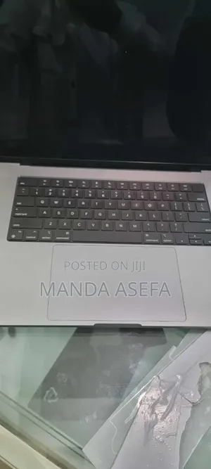 New Laptop Apple MacBook Pro M1 16GB Apple M1 SSD 1T