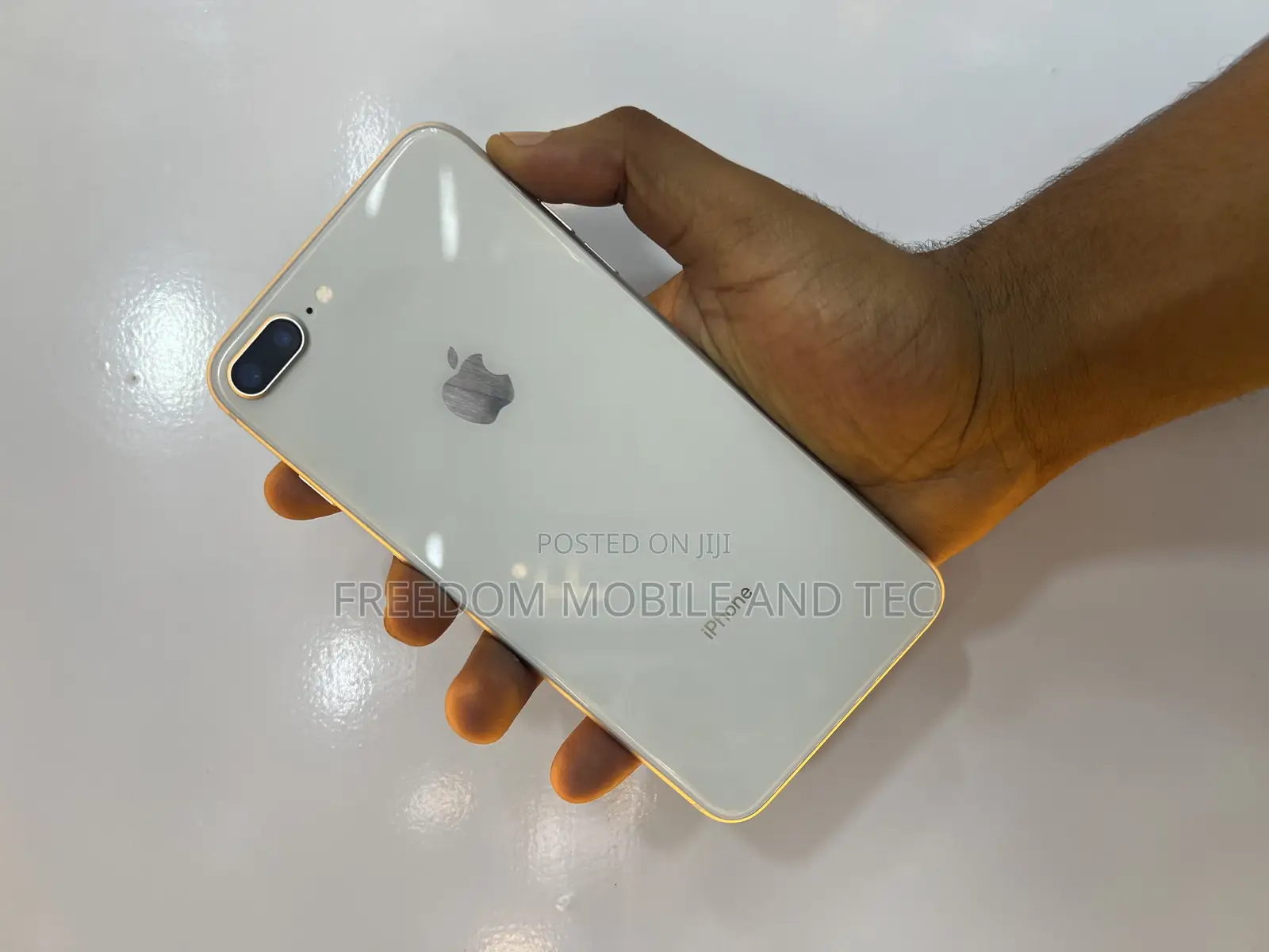 Apple iPhone 8 Plus 64 GB White