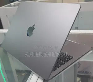 Photo - New Laptop Apple MacBook Air 2024 M3 13-Inch 16GB Apple M3 SSD 512GB