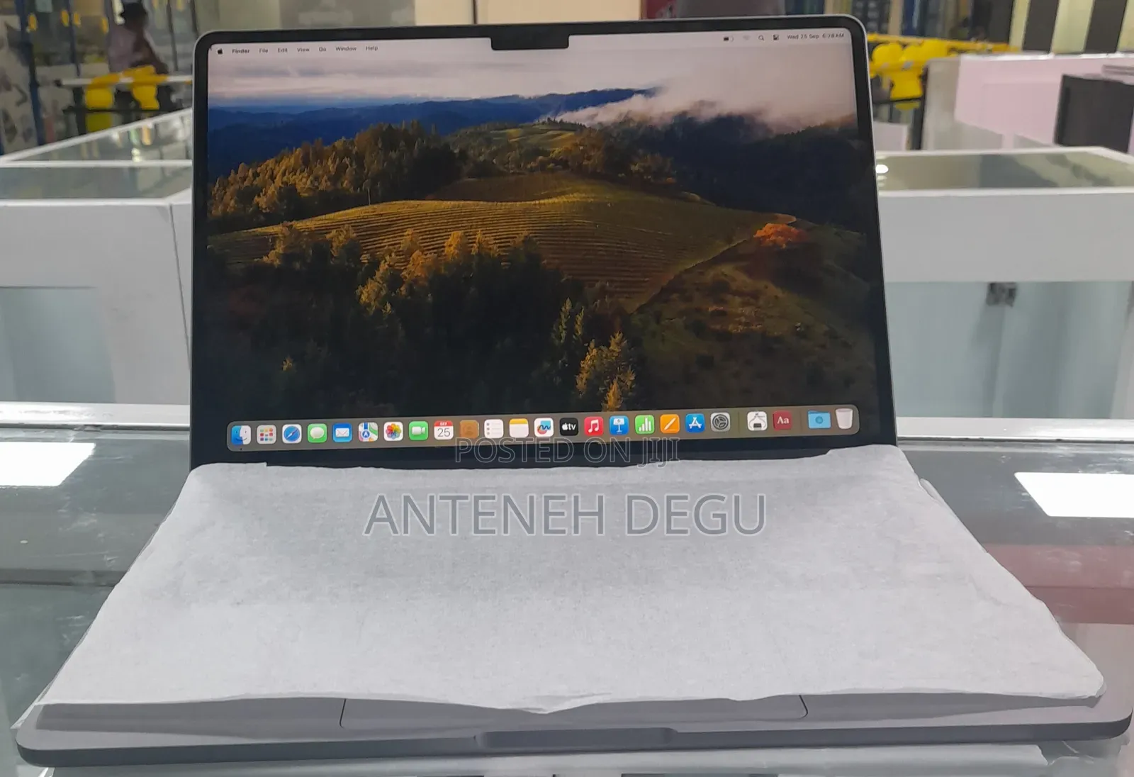 New Laptop Apple MacBook Air 2024 M3 13Inch 16GB Apple M3 SSD 512GB in