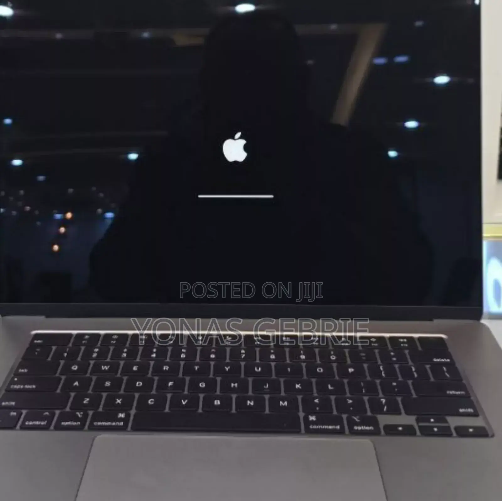 New Laptop Apple MacBook Air 2022 M2 8GB Apple M2 SSD 256GB