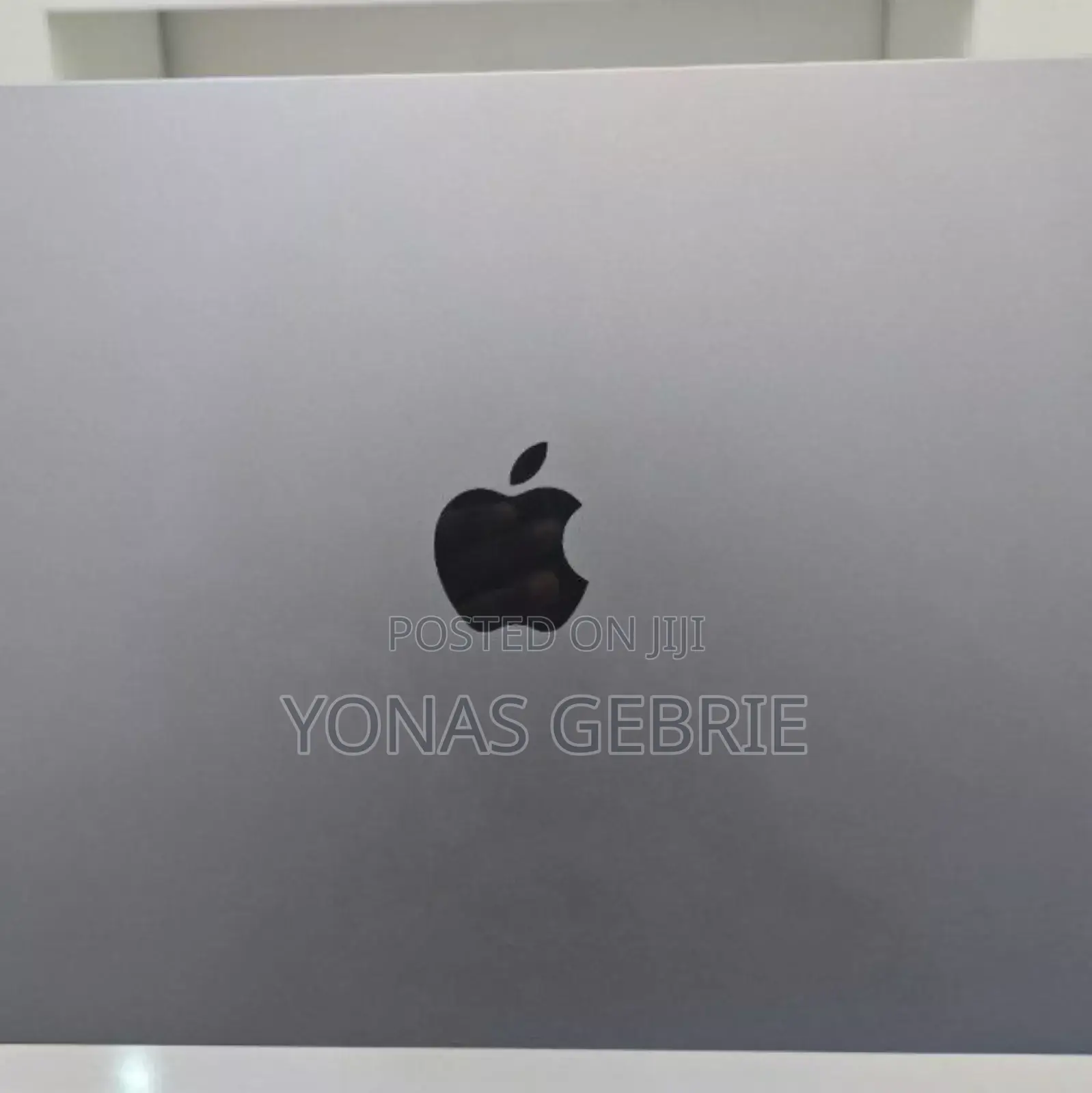 New Laptop Apple MacBook Air 2022 M2 8GB Apple M2 SSD 256GB