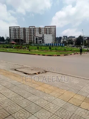 የሚሸጥ ሱቅ 22 ጉላጉል "ከ12 ካሬ እስከ36 ካሬ ያለቀ በካሬ 160ሺ ብር