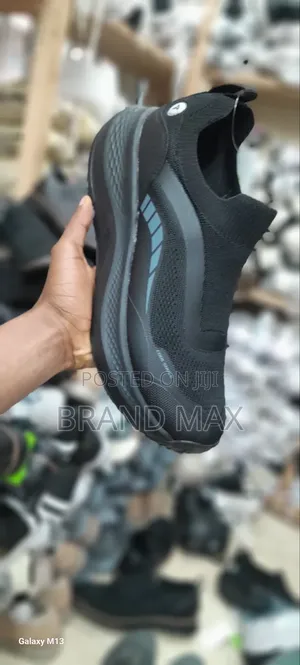 Photo - Skechers Premium Quality