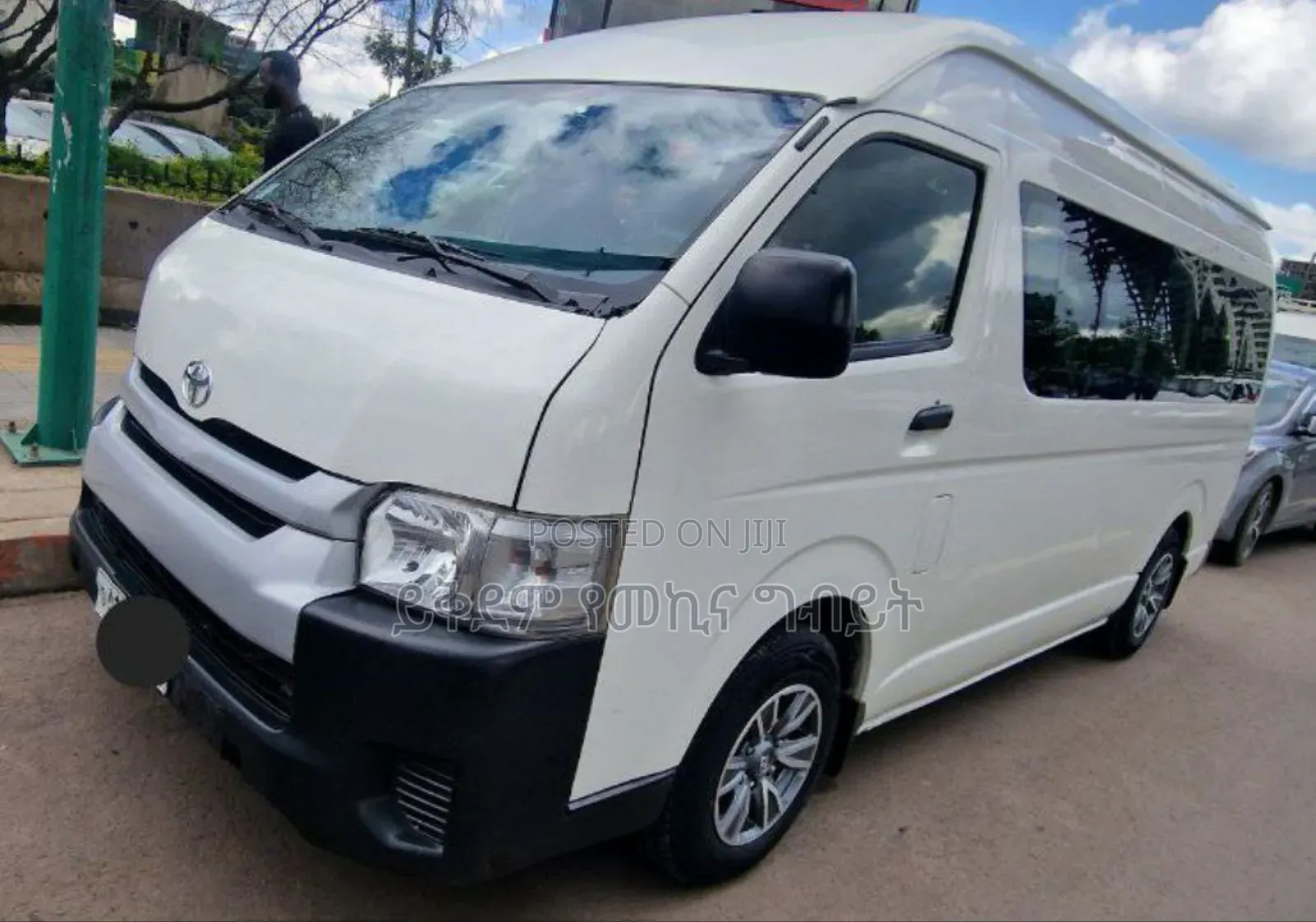 Toyota HiAce 2015 White