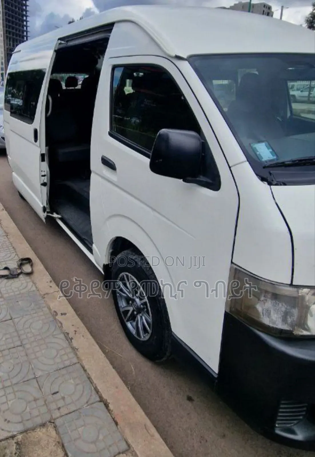 Toyota HiAce 2015 White