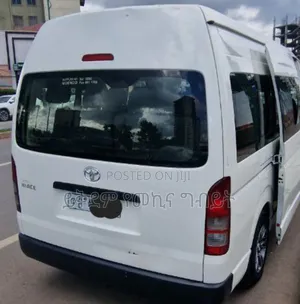 Toyota HiAce 2015 White