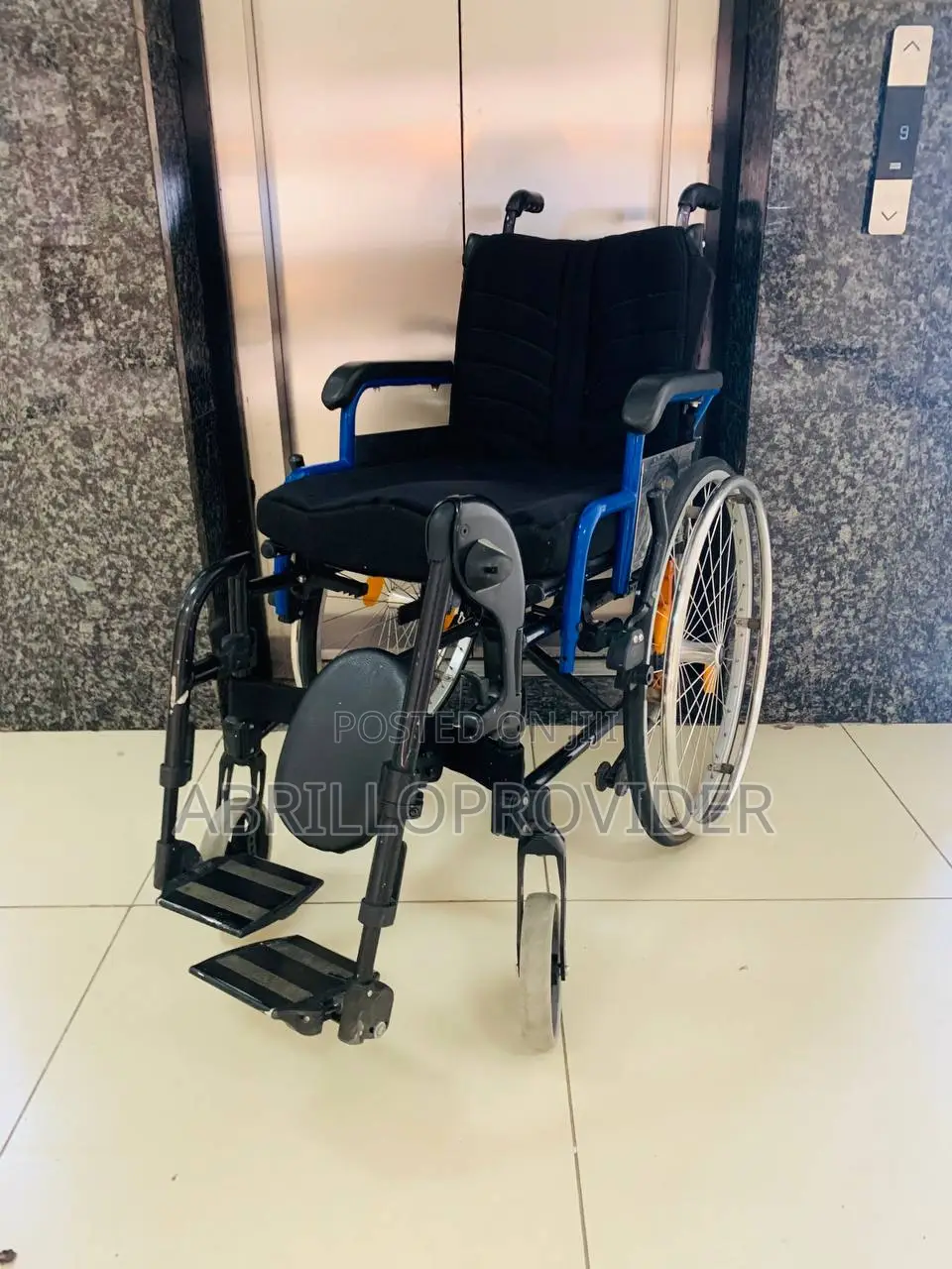 Lightweight Folding Adjustable Wheelchair Elevated Leg