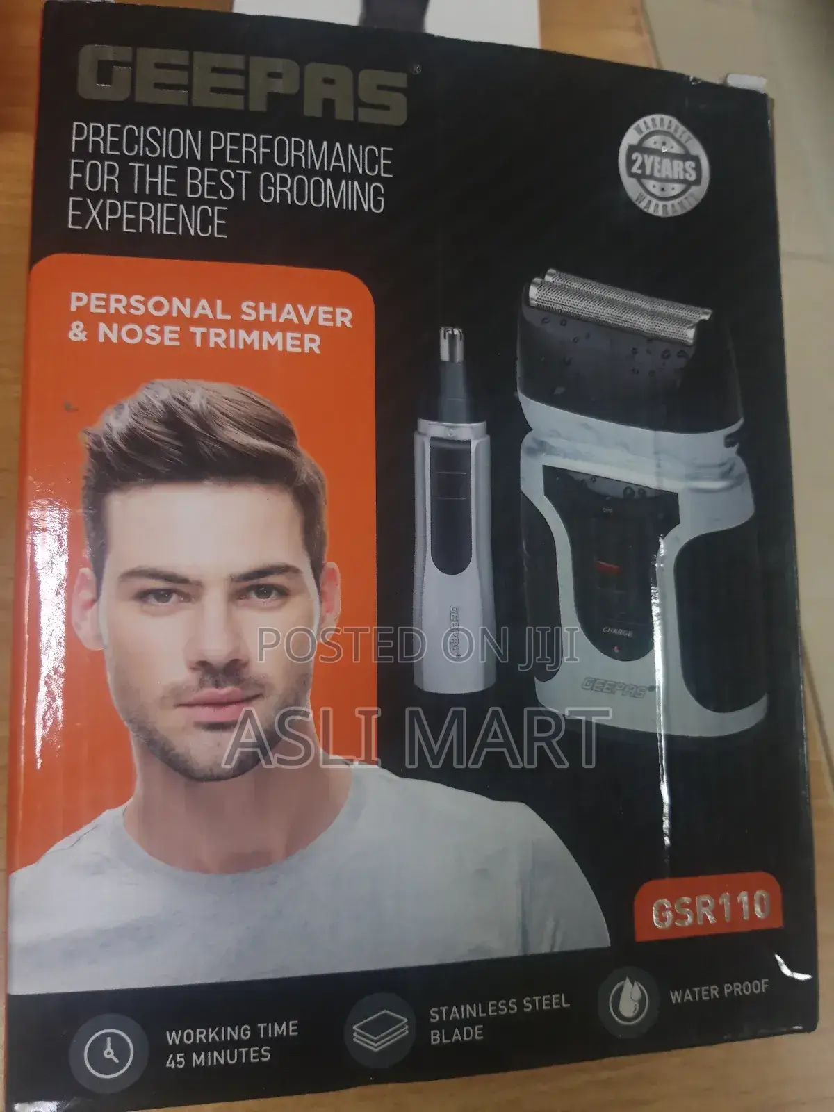  Geepas 2 in Men's Rechargeable Shaver With Nose Trimmer