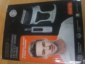  Geepas 2 in Men's Rechargeable Shaver With Nose Trimmer