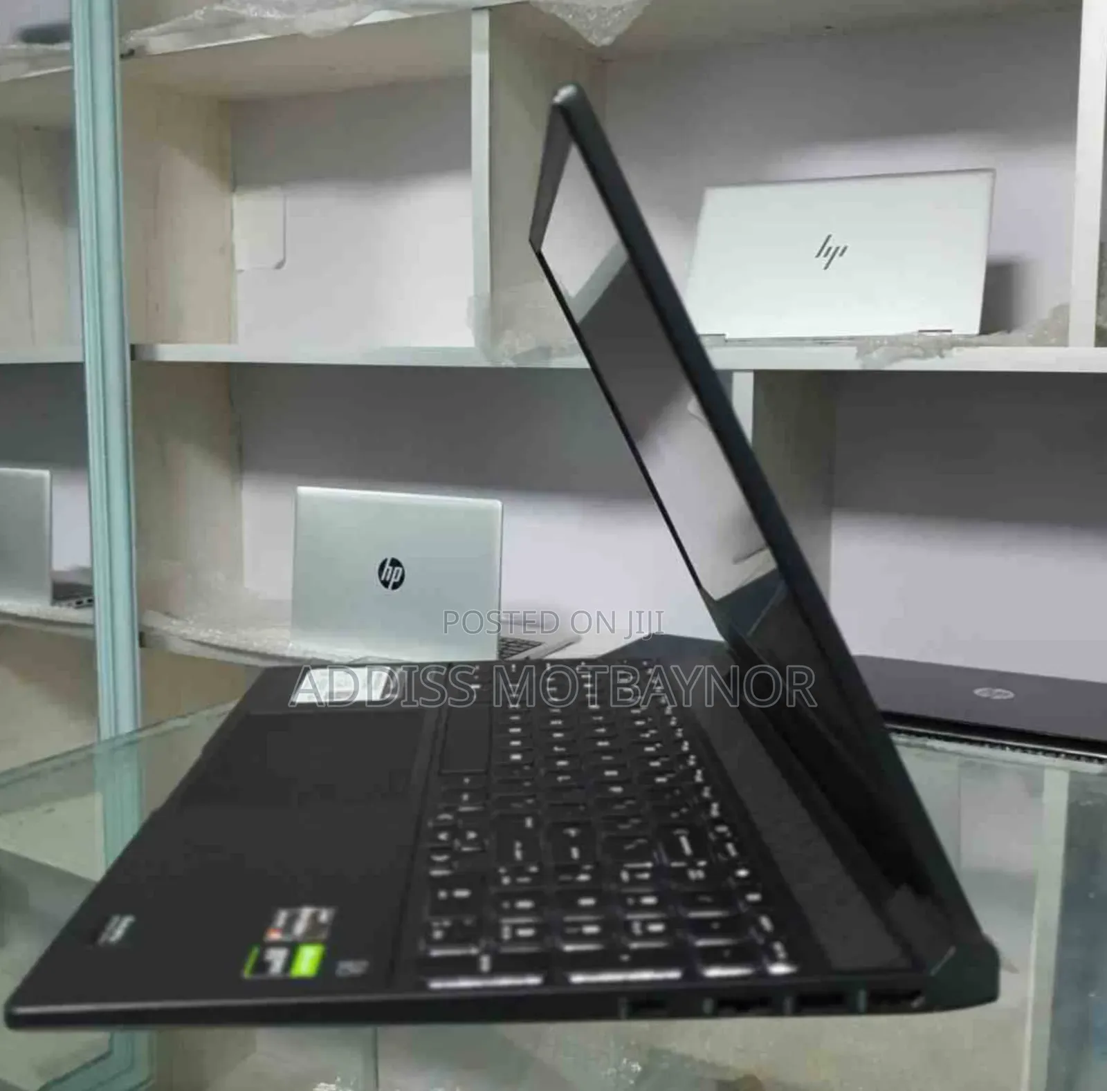 New Laptop HP 14-Dq1025cl 16GB Intel Core I5 SSD 512GB