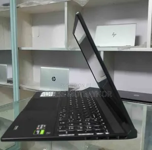 New Laptop HP 14-Dq1025cl 16GB Intel Core I5 SSD 512GB