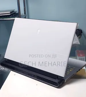 New Laptop Alienware M17x R2 16GB Intel Core I7 SSD 1T