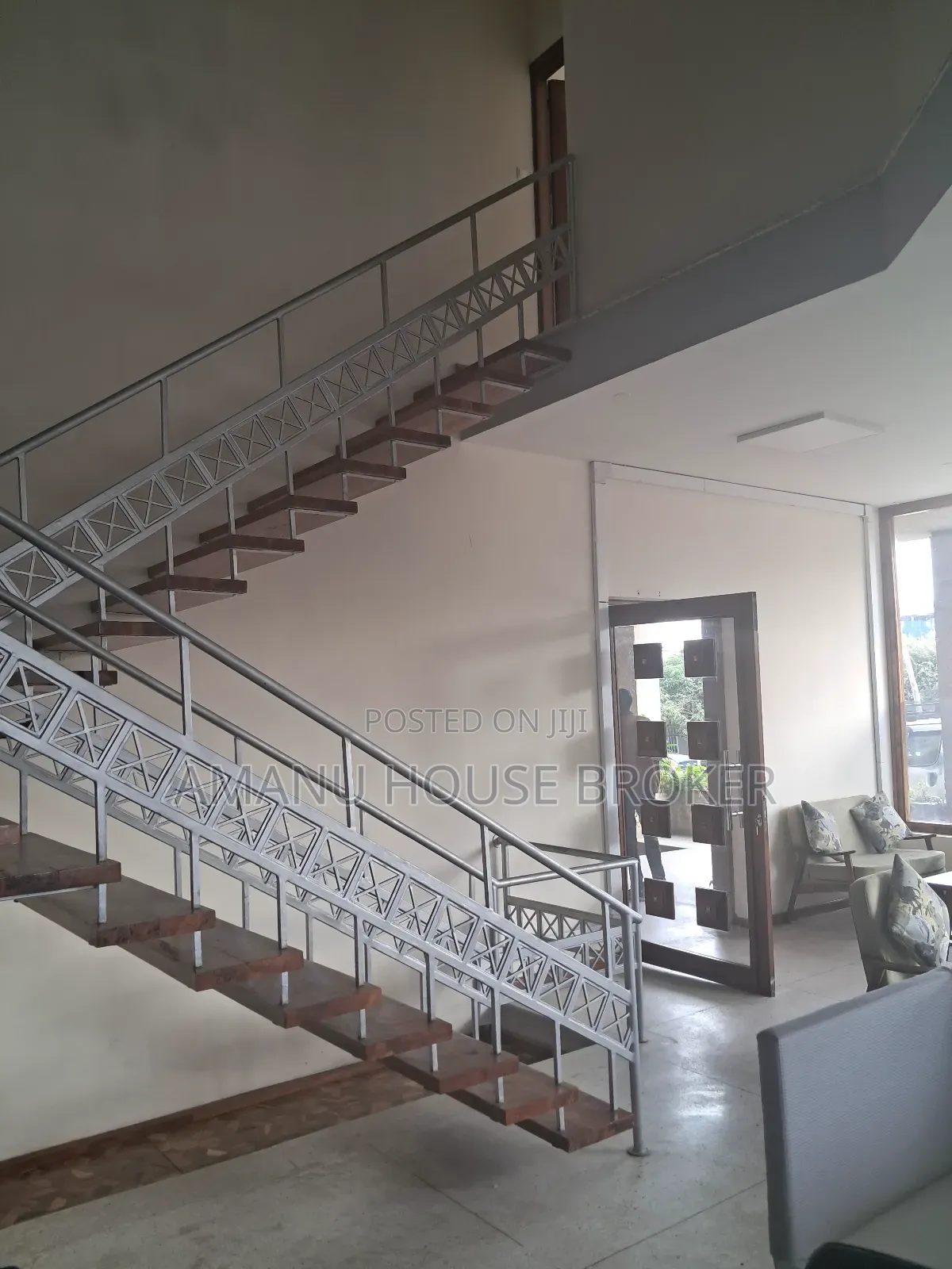 Urgent Rent Building for Office, Hospital, NGO Near Old Airp