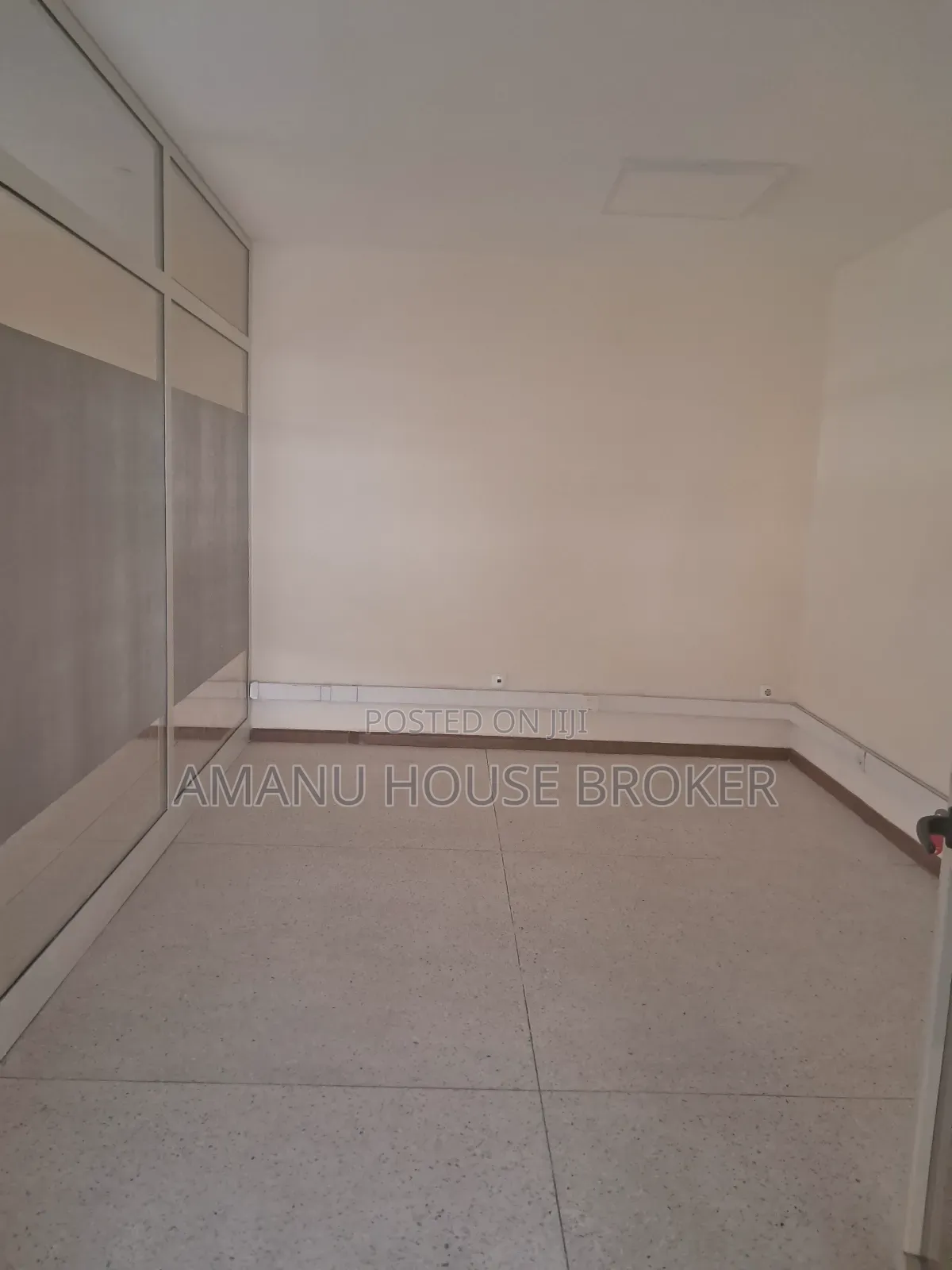 Urgent Rent Building for Office, Hospital, NGO Near Old Airp
