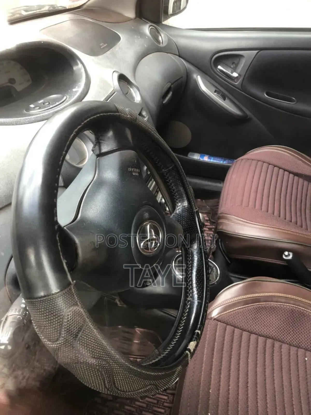 Toyota Vitz 2004 Beige