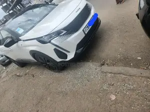 Peugeot 5008 2022 White