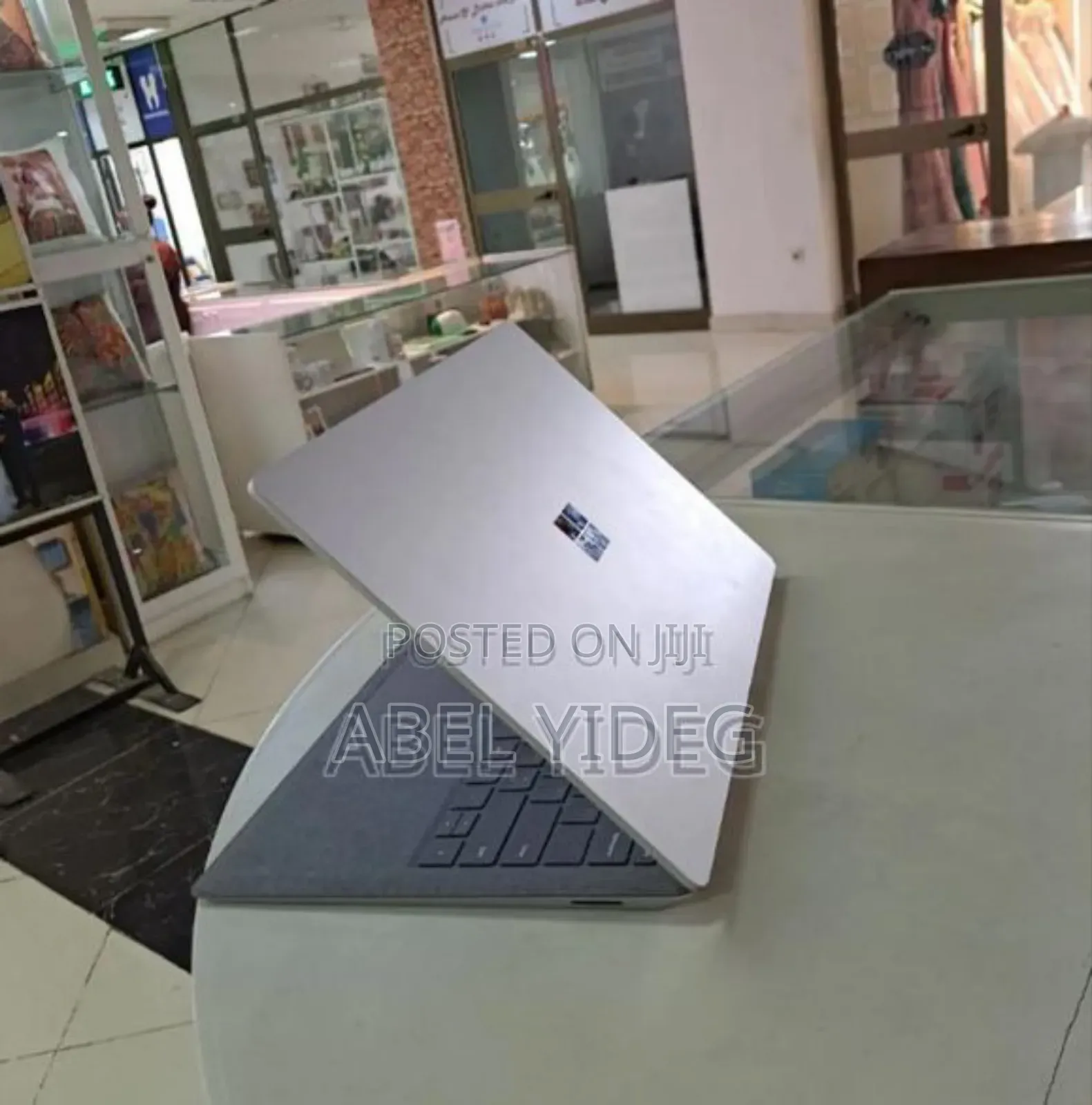 New Laptop Microsoft Surface 16GB Intel Core i7 SSD 256GB