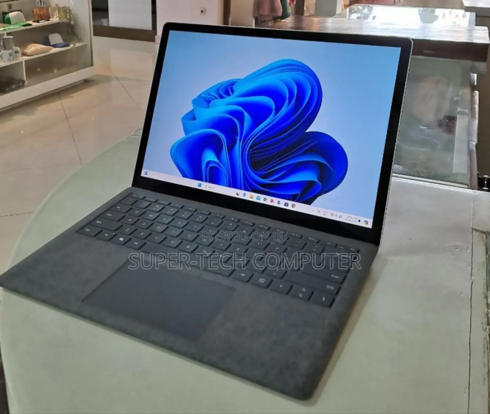 New Laptop Microsoft Surface 16GB Intel Core I7 SSD 256GB