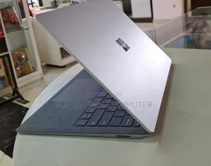 New Laptop Microsoft Surface 16GB Intel Core I7 SSD 256GB