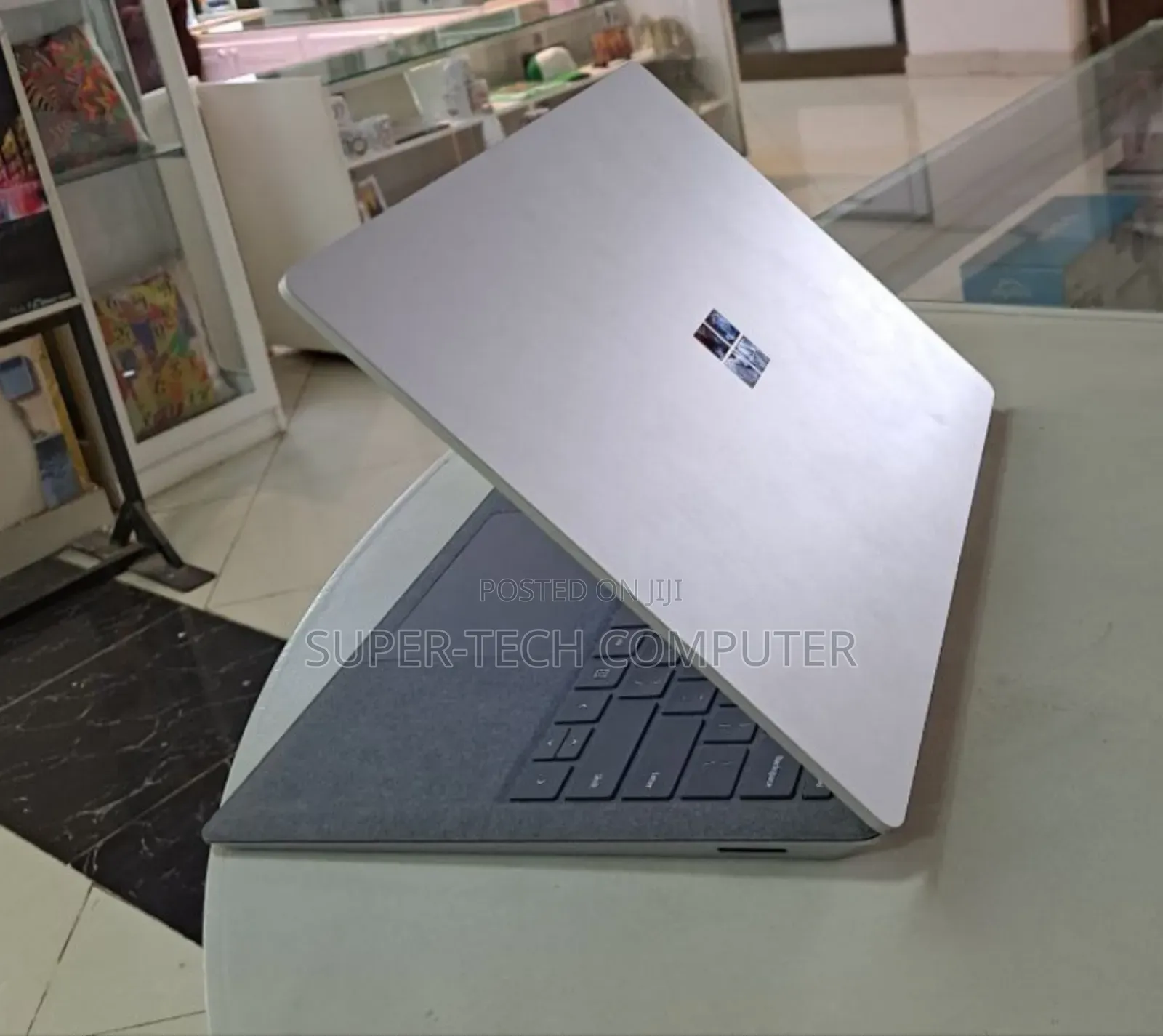 New Laptop Microsoft Surface 16GB Intel Core I7 SSD 256GB