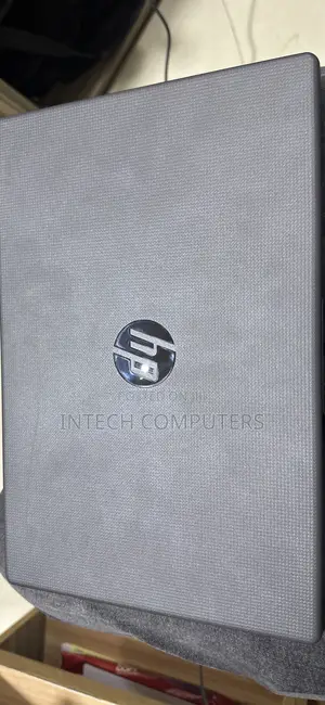 New Laptop HP 240 G9 16GB Intel Core I5 SSD 512GB