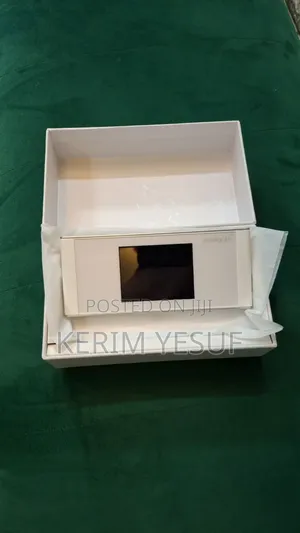 Huwawei Touch Screen Portable Wirless Router