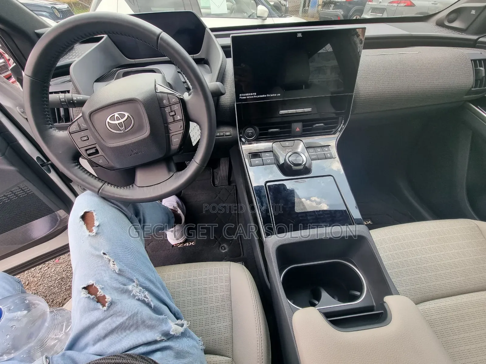 Toyota bZ4X 2023 Silver