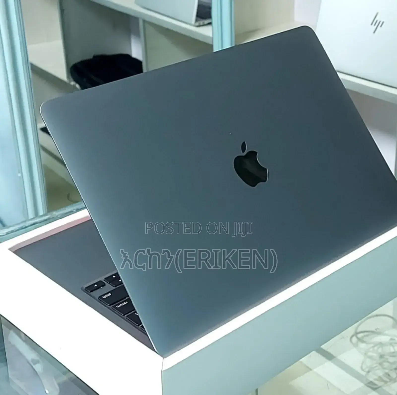 New Laptop Apple MacBook Pro M1 8GB Apple M1 Pro SSD 256GB