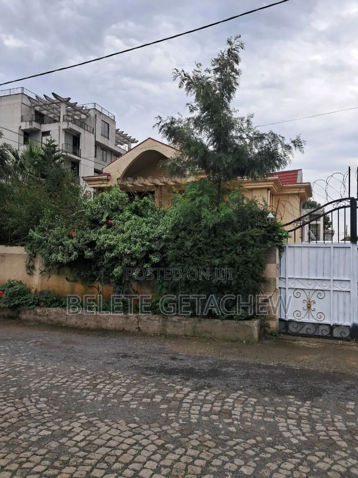 8bdrm House in Ayat Zone, G+1, Bole for sale