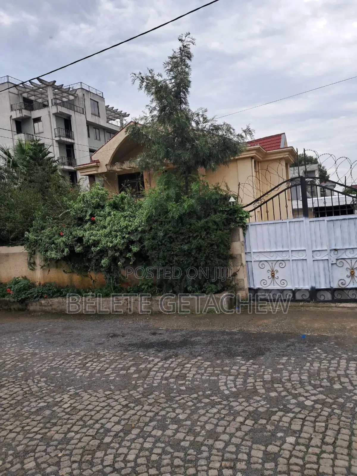 8bdrm House in Ayat Zone, G+1, Bole for sale