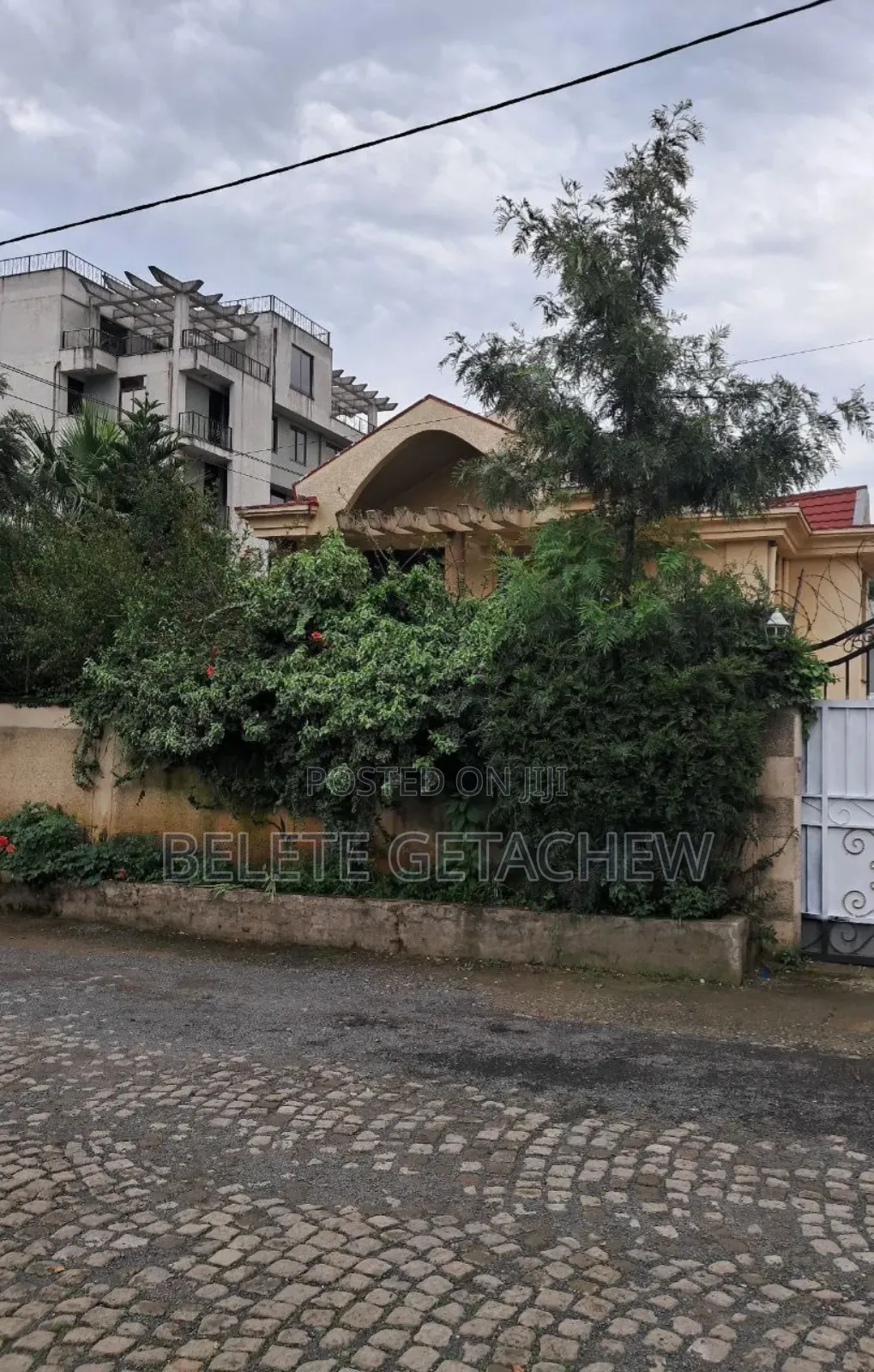 8bdrm House in Ayat Zone, G+1, Bole for sale