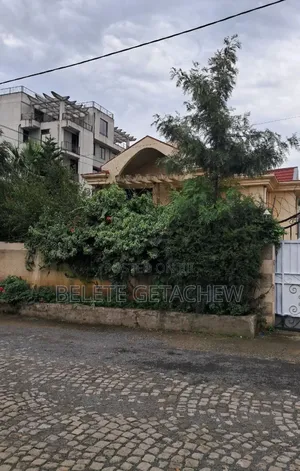8bdrm House in Ayat Zone, G+1, Bole for sale