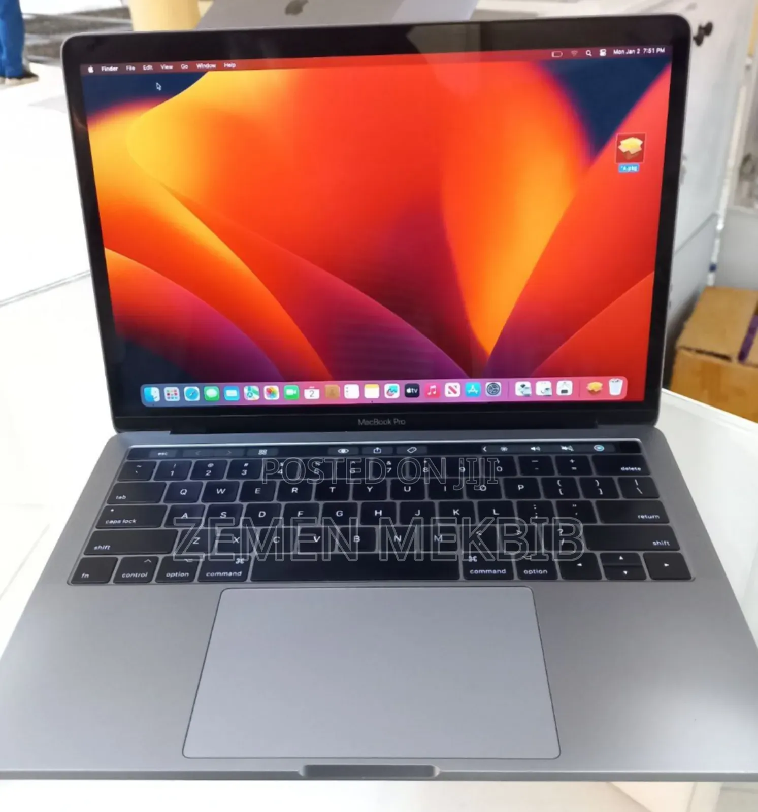 New Laptop Apple MacBook Pro 2017 8GB Intel Core I5 SSD 256GB