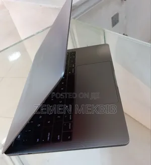 New Laptop Apple MacBook Pro 2017 8GB Intel Core I5 SSD 256GB